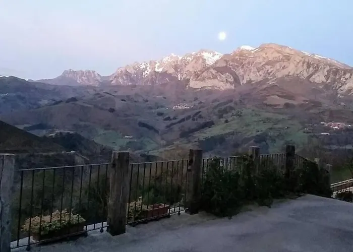El Mirador De Cobena Ii. Aires De Liebana En Picos *